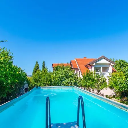 Melograno Villa *